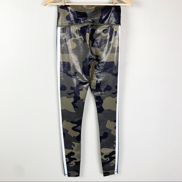VENOR High Waisted Shiny Camo Leggings Striped Sides Long Length XS/S 1 - Picture 5 of 10